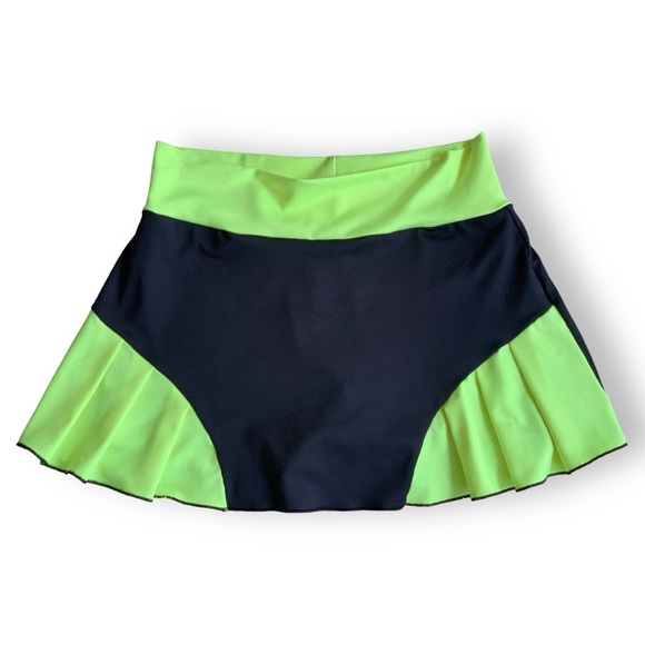 TENNIS, PICKLEBALL, GOLF PLEATED SKIRT/SKORT. NEON GREEN & BLACK. WOMEN X-SMALL - Picture 1 of 3